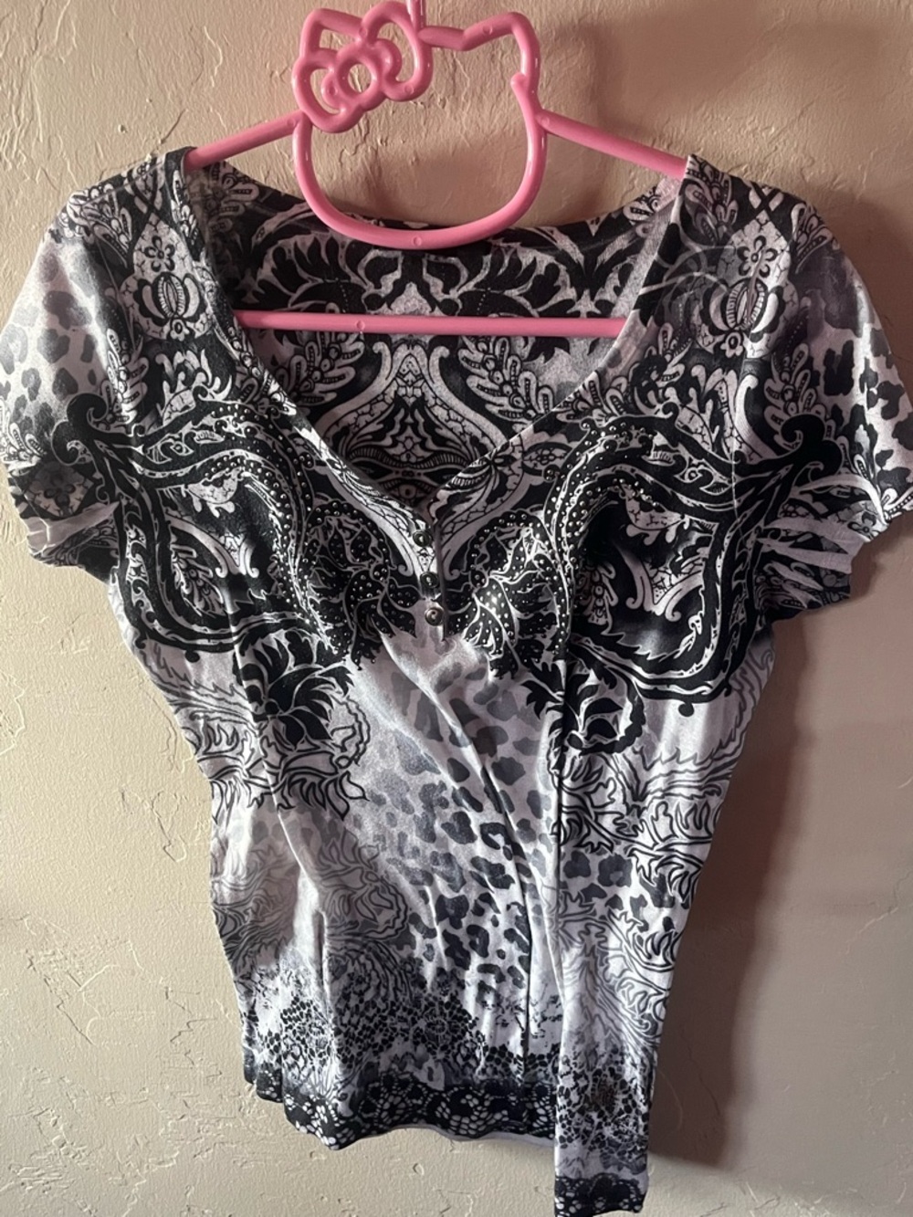 Black and White Graphic Print Short Sleeve Top size M vintage 2000s